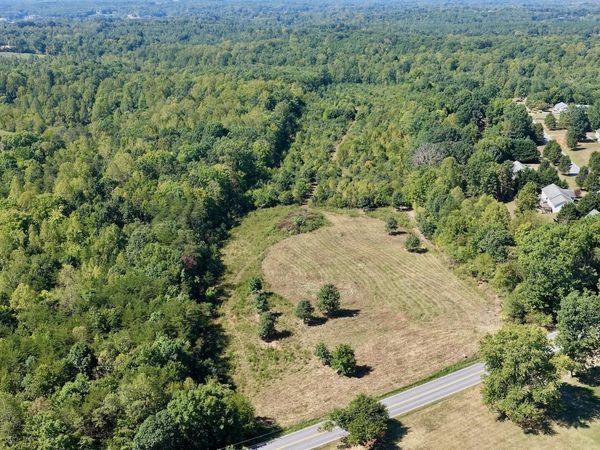 4136 Diamond Hill RD, Moneta, VA 24121