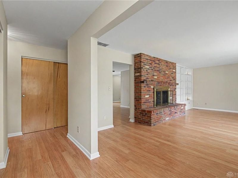 2157 Oak Tree Drive, Kettering, OH 45440 Photo 8