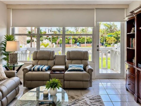 3199 S Ocean Dr , Unit 203, Hallandale Beach, FL 33009