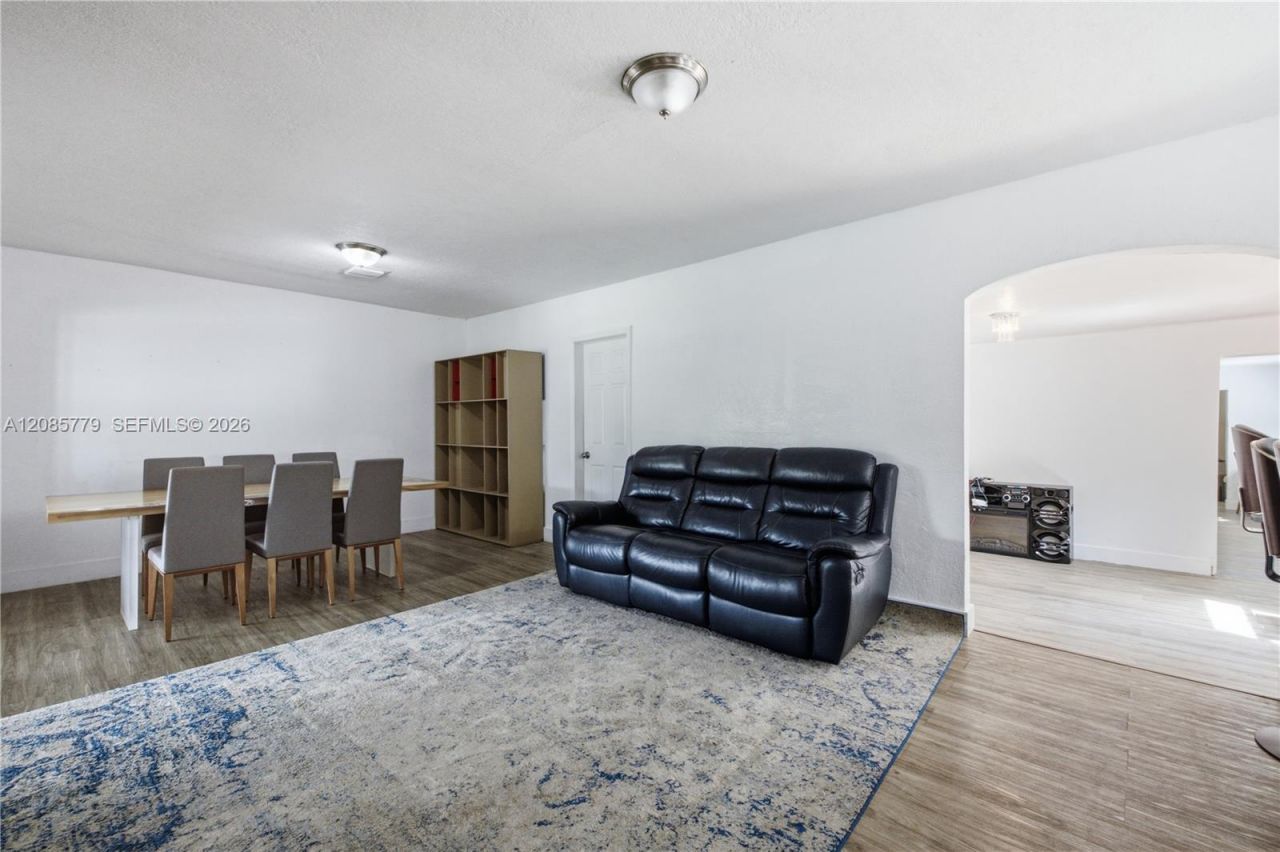 65 NW 118th St, Miami, FL 33168 Photo