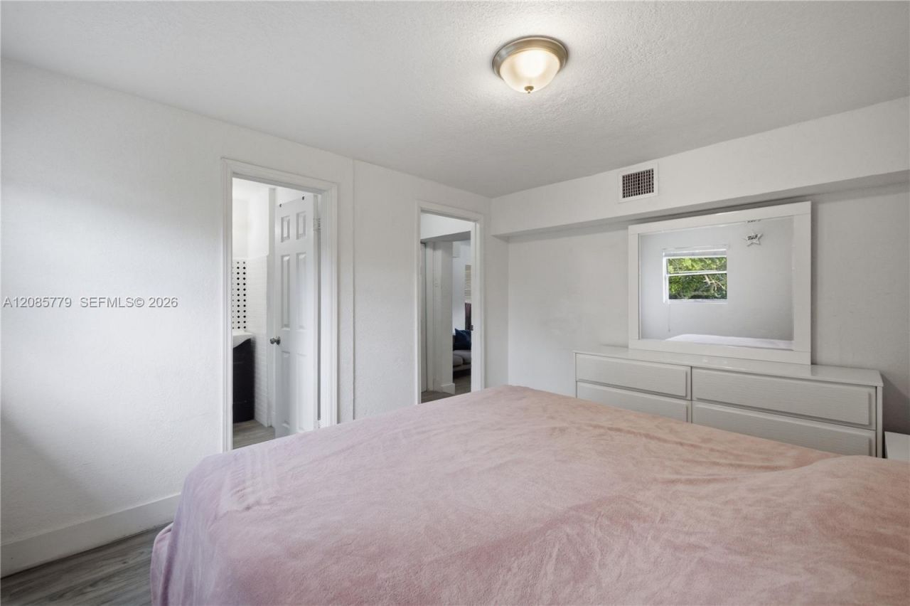 65 NW 118th St, Miami, FL 33168 Photo