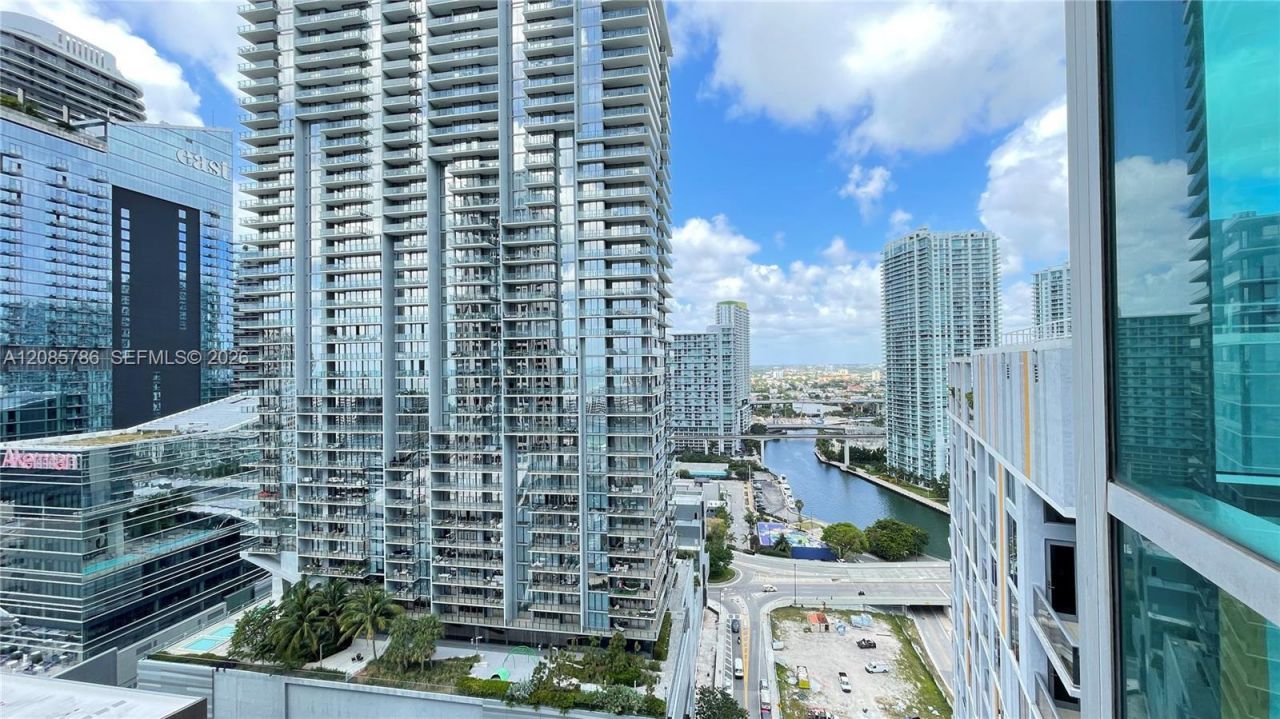 55 SE 6th St, Unit 2702, Miami, FL 33131 Photo
