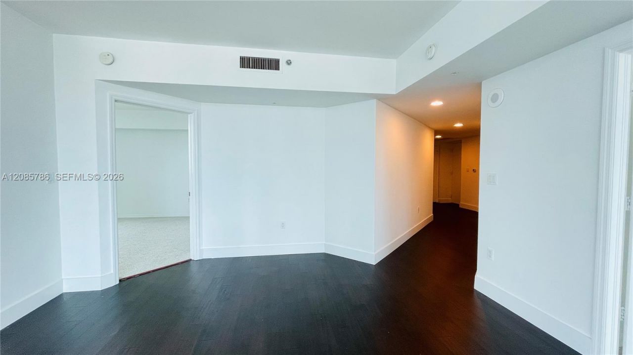 55 SE 6th St, Unit 2702, Miami, FL 33131 Photo