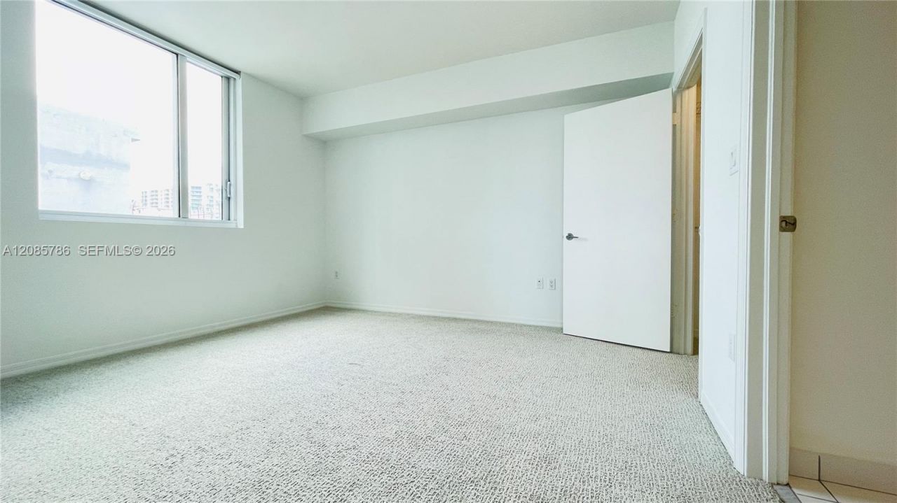 55 SE 6th St, Unit 2702, Miami, FL 33131 Photo