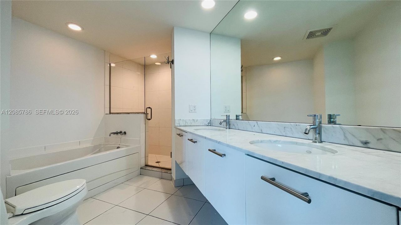 55 SE 6th St, Unit 2702, Miami, FL 33131 Photo