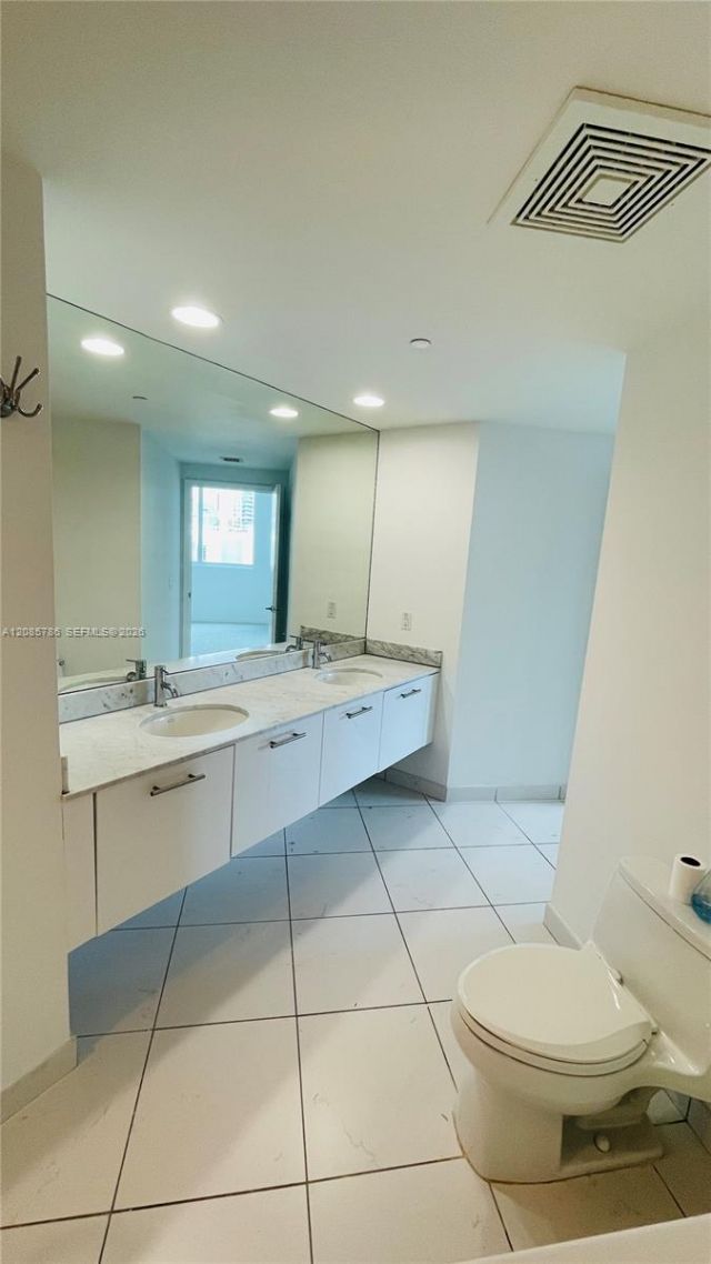55 SE 6th St, Unit 2702, Miami, FL 33131 Photo