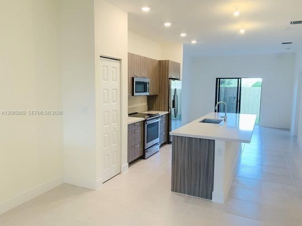8151 NW 104th Ave, Unit 4, Doral, FL 33178