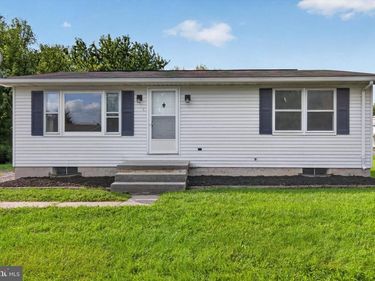 1 BIRCH LANE, NEW OXFORD, PA 17350