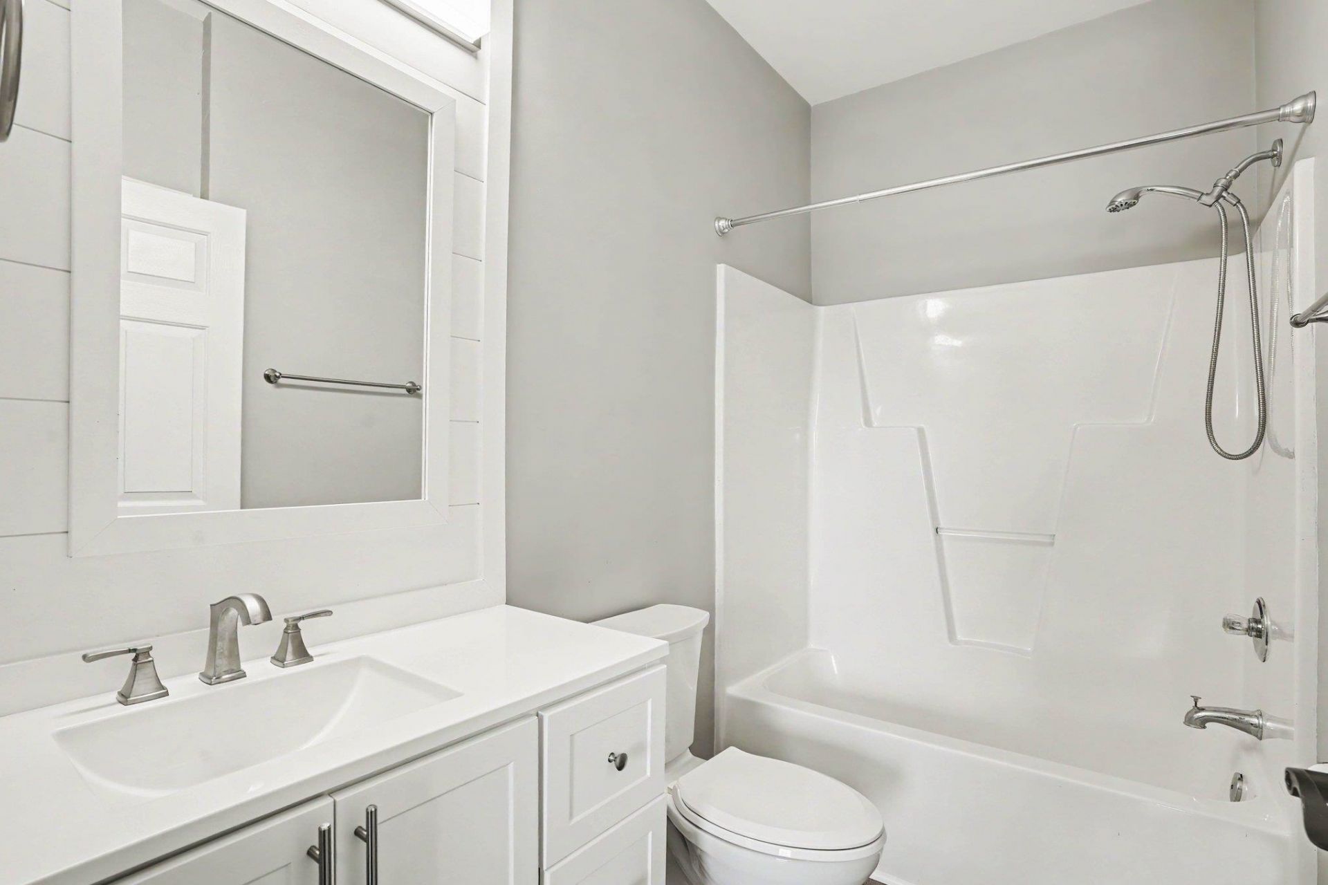 2020 Cross Gate Blvd. Photo 10