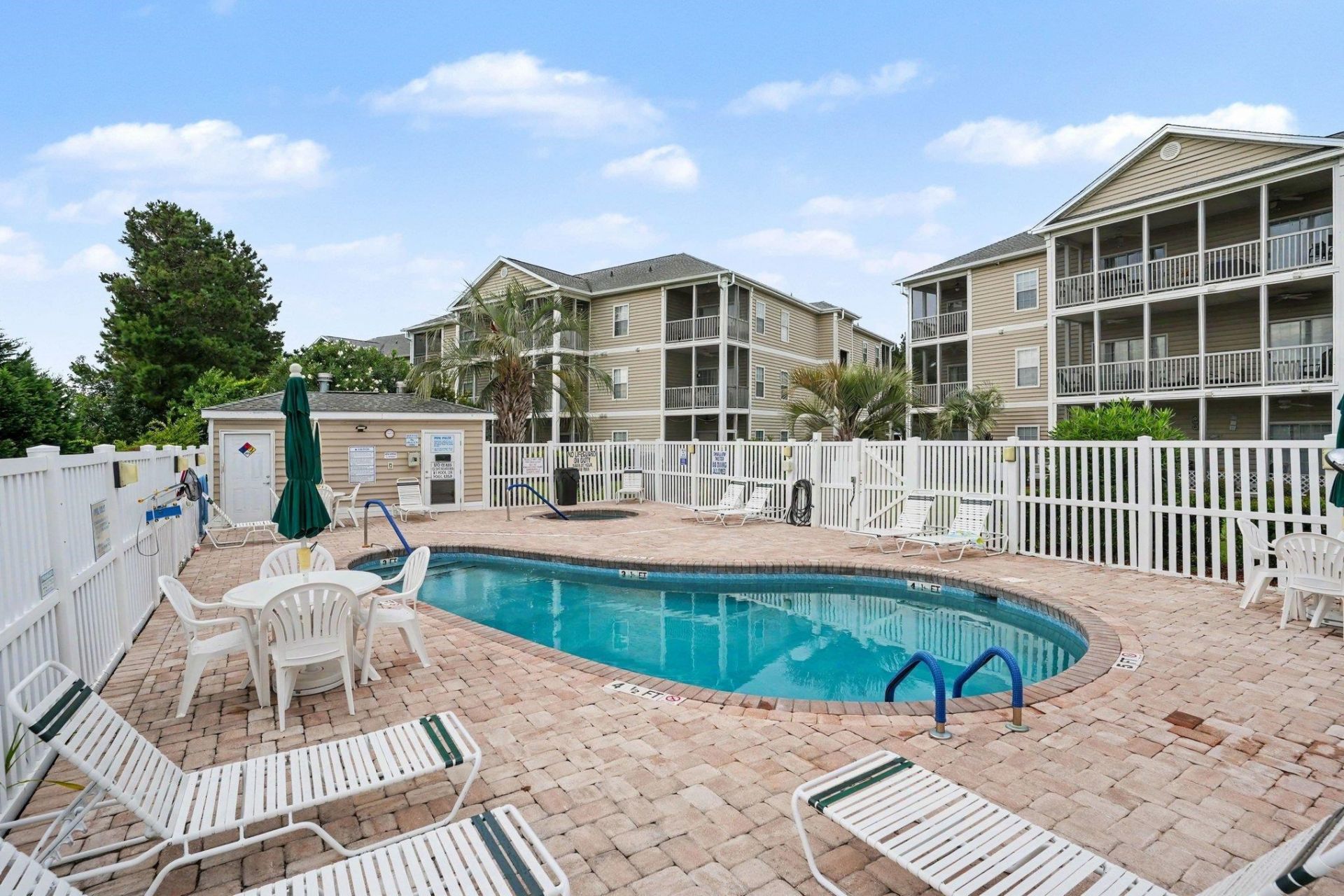 2020 Cross Gate Blvd. Photo 11