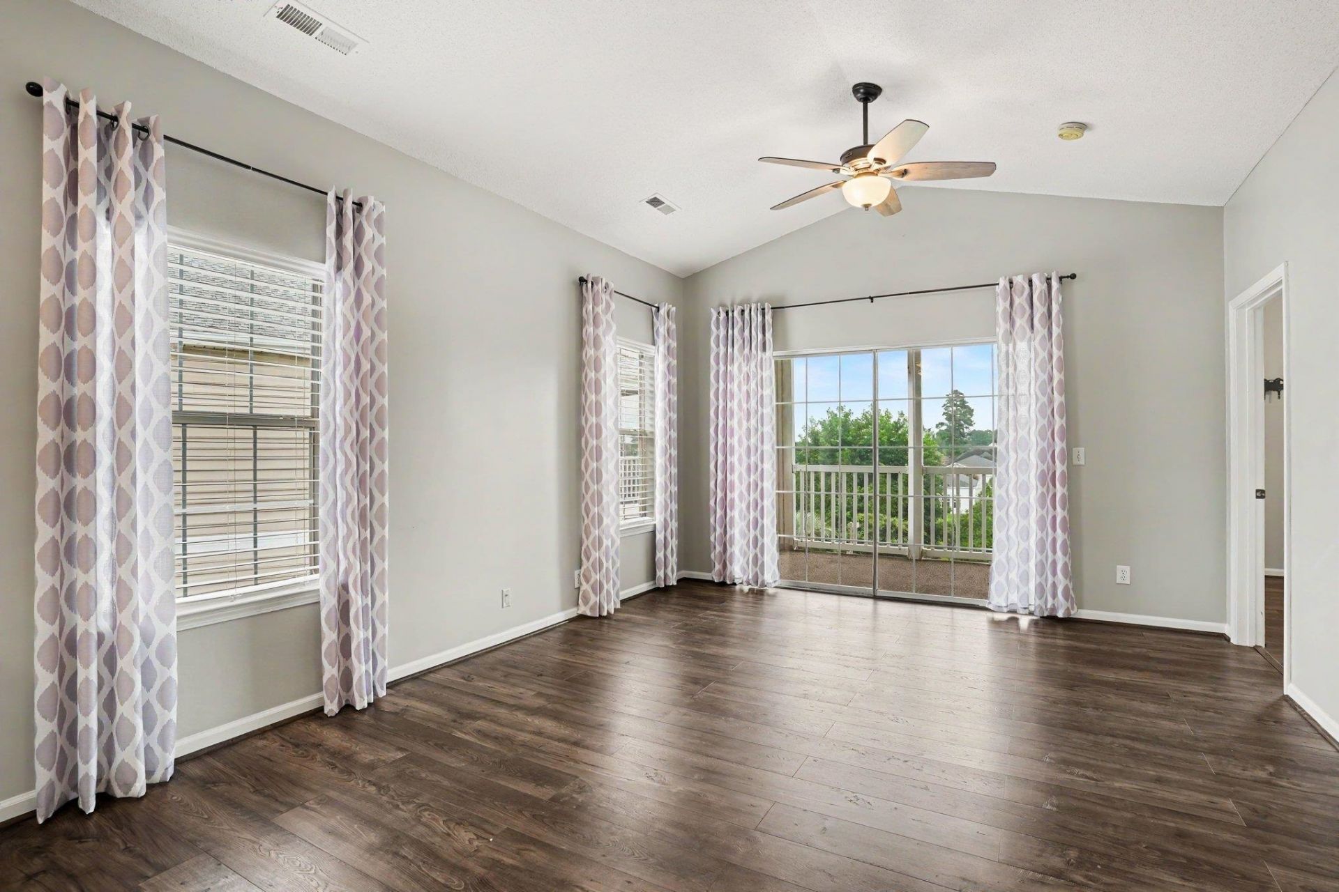 2020 Cross Gate Blvd. Photo 18