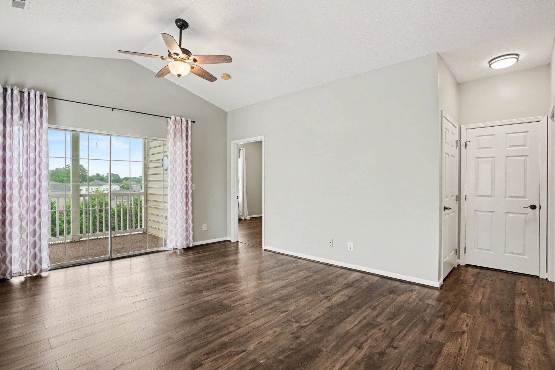 2020 Cross Gate Blvd. Photo 19