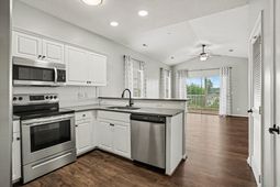 2020 Cross Gate Blvd. photo 4