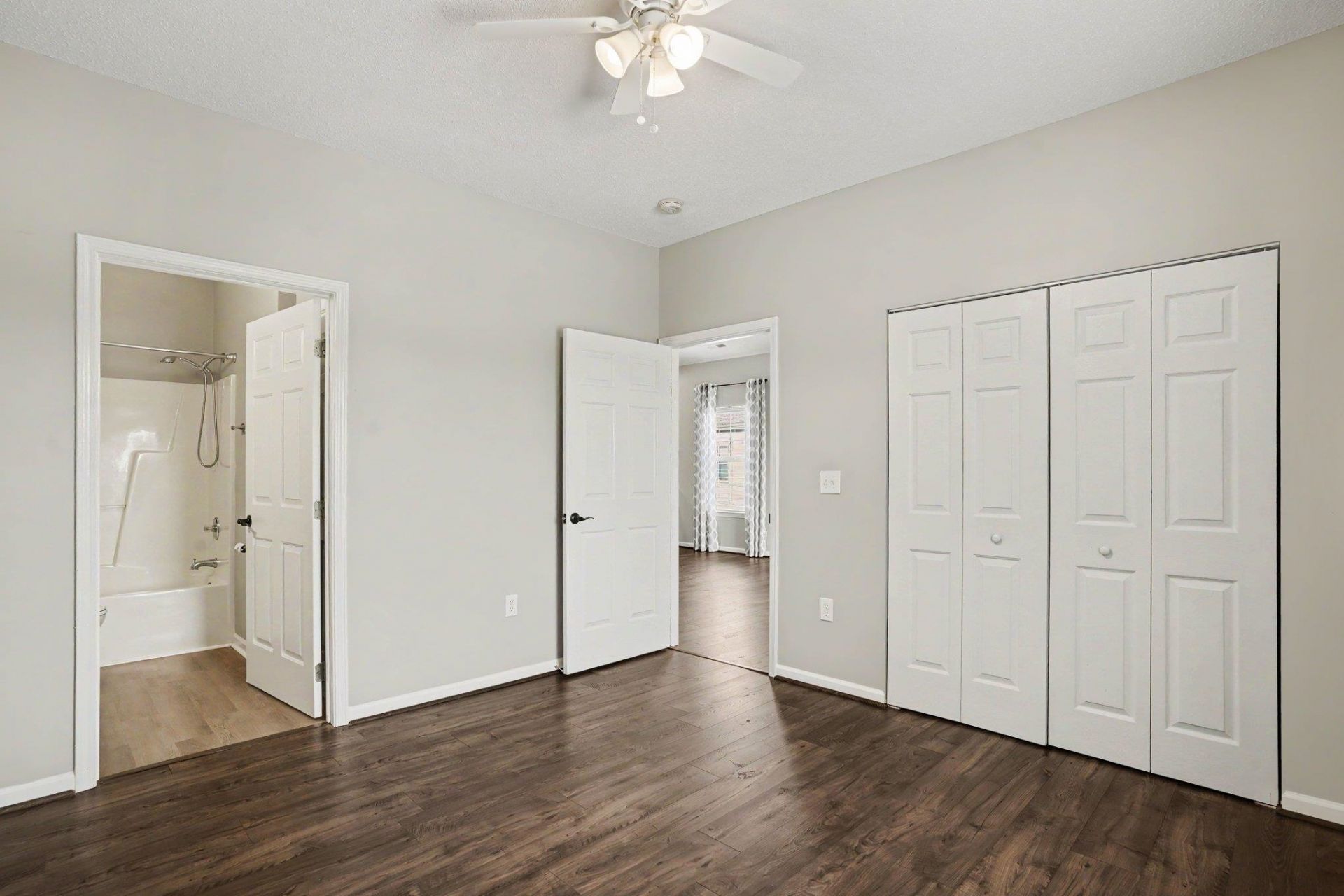 2020 Cross Gate Blvd. Photo 23