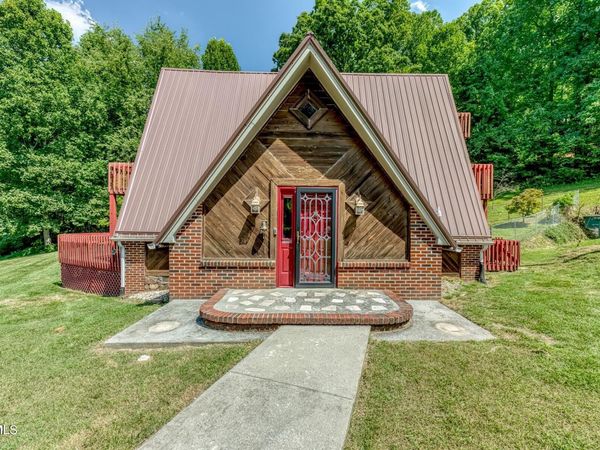 117 Locust Winds Drive, Elizabethton, TN 37643