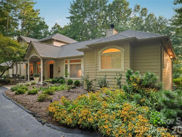 4 Citadel Lane, Hendersonville, NC 28739