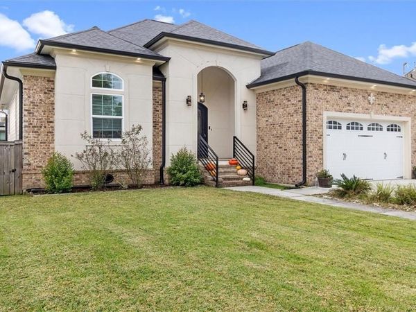 3271 ELMWOOD PARK Drive, New Orleans, LA 70114