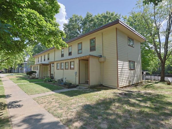 33 Farragut Road, Greenhills, OH 45218
