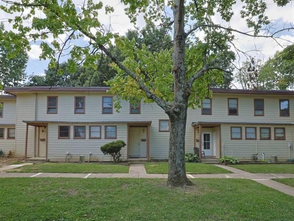 33 Farragut Road, Greenhills, OH 45218
