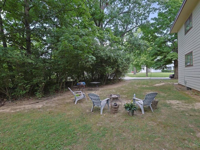 33 Farragut Road, Greenhills, OH 45218 Photo 26
