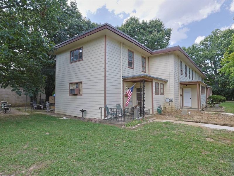 33 Farragut Road, Greenhills, OH 45218 Photo 28