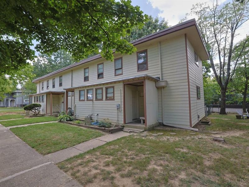 33 Farragut Road, Greenhills, OH 45218 Photo 29