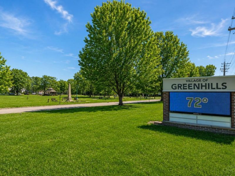 33 Farragut Road, Greenhills, OH 45218 Photo 30