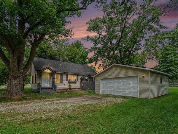 808 S Grant Avenue, Three Rivers, MI 49093