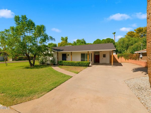 2002 N 39TH Street, Phoenix, AZ 85008
