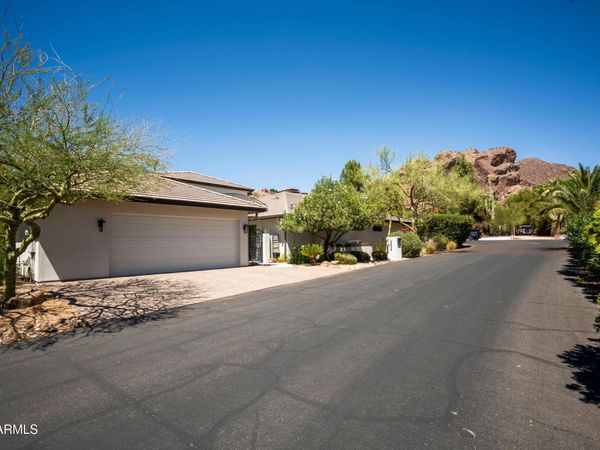 4538 E VERMONT Avenue N, Phoenix, AZ 85018