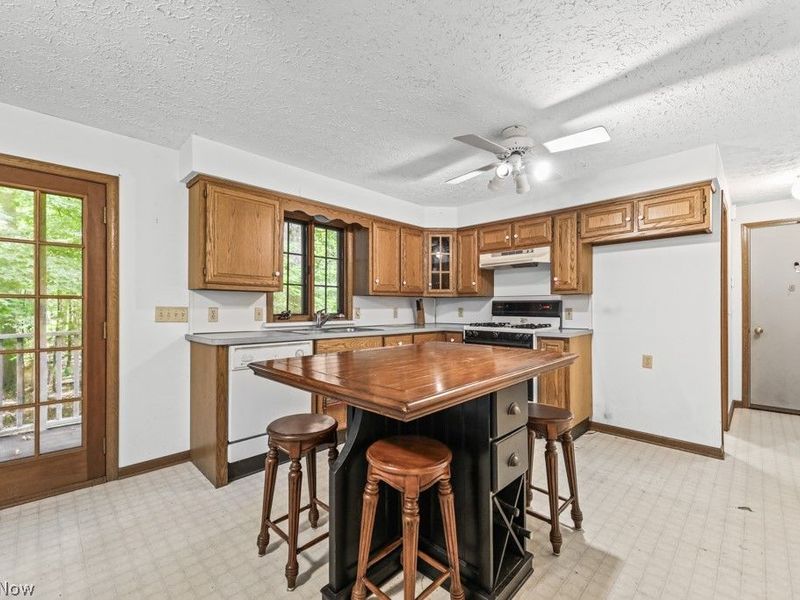 10175 Johnson Road, North Benton, OH 44449 Photo 16