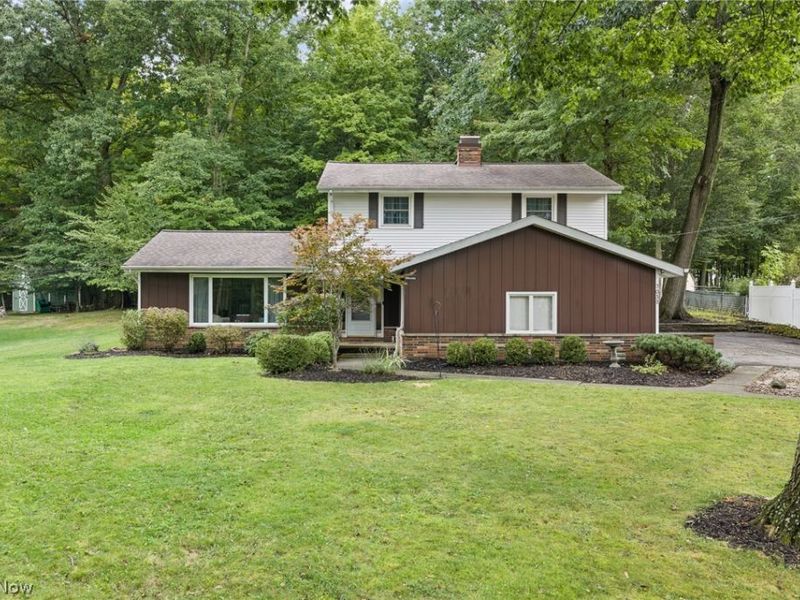 7033 Shaner Drive, Walton Hills, OH 44146 Photo 2