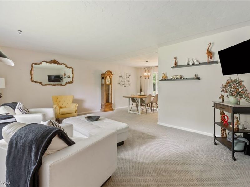 7033 Shaner Drive, Walton Hills, OH 44146 Photo 4
