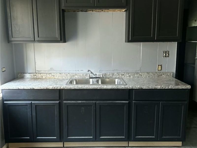 1069 Carlyon Road, East Cleveland, OH 44112 Photo 5