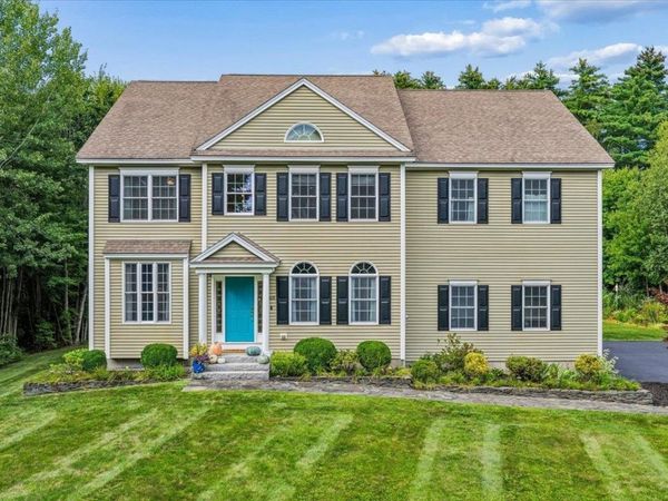 35 Long Meadow Farm Drive, Epping, NH 03042