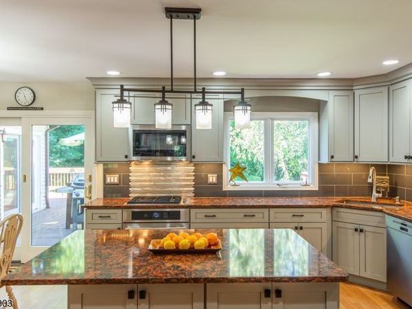 10 Weiss Dr, Montville, NJ 07082