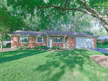 1593 Kensington Drive, Bellbrook, OH 45305