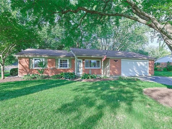 1593 Kensington Drive, Bellbrook, OH 45305