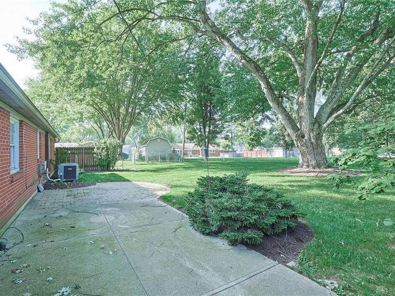 1593 Kensington Drive, Bellbrook, OH 45305 Photo 29