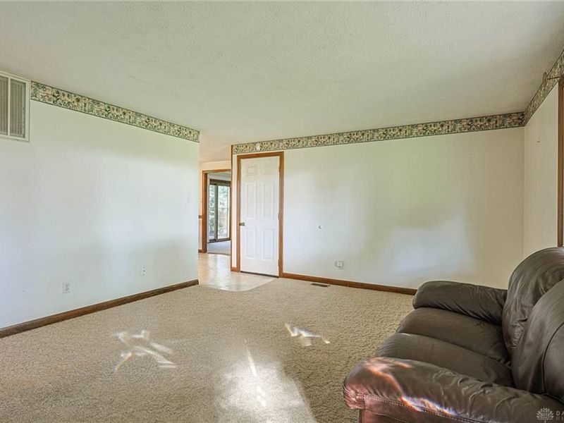1593 Kensington Drive, Bellbrook, OH 45305 Photo 5