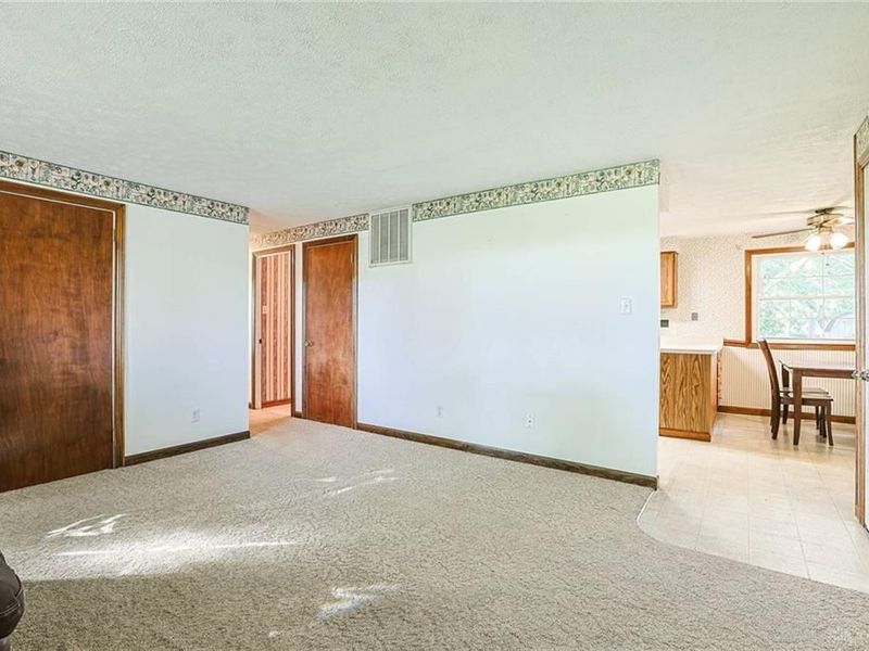 1593 Kensington Drive, Bellbrook, OH 45305 Photo 8