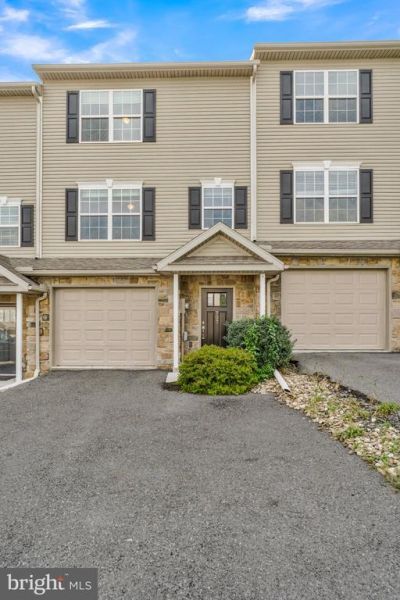 707 GREGS DRIVE , HARRISBURG, PA 17111