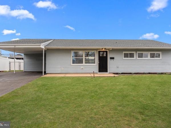 31 PLEASANT LANE , LEVITTOWN, PA 19054