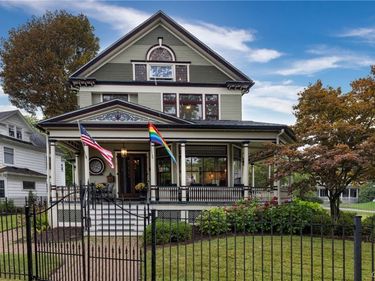 2 W Lake Street, Skaneateles, NY 13152