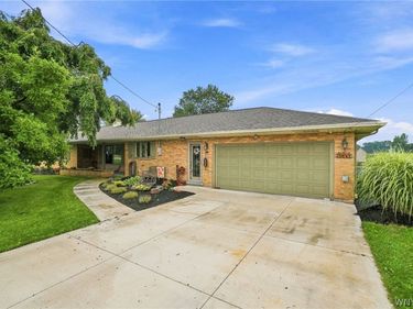 2192 Youngstown-Lockport Road, Ransomville, NY 14131