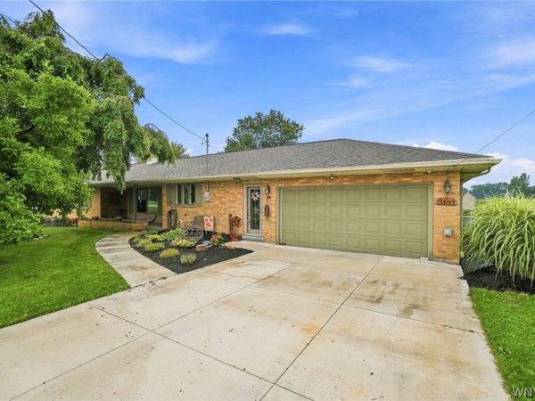 2192 Youngstown-Lockport Road, Ransomville, NY 14131