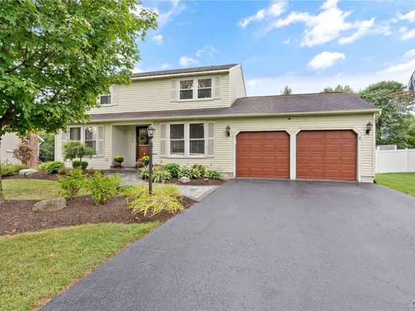 8130 Balsamwood Lane, Liverpool, NY 13090