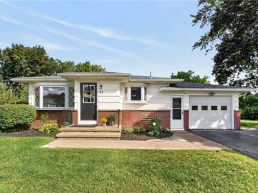 37 Ridge Port Circle, Rochester, NY 14617