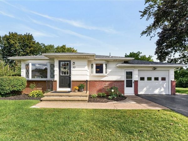 37 Ridge Port Circle, Rochester, NY 14617