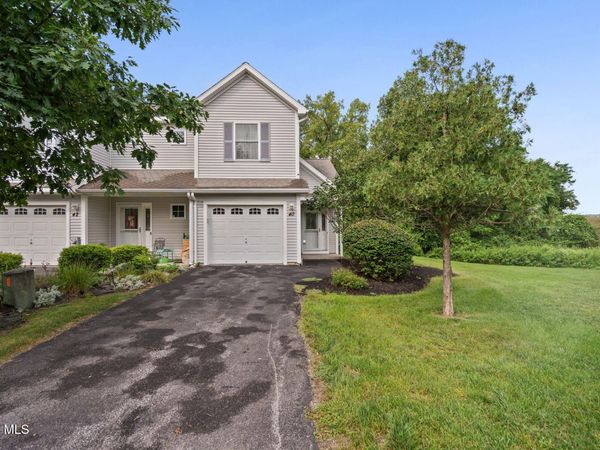 40 Cobblestone Court, Schenectady, NY 12306